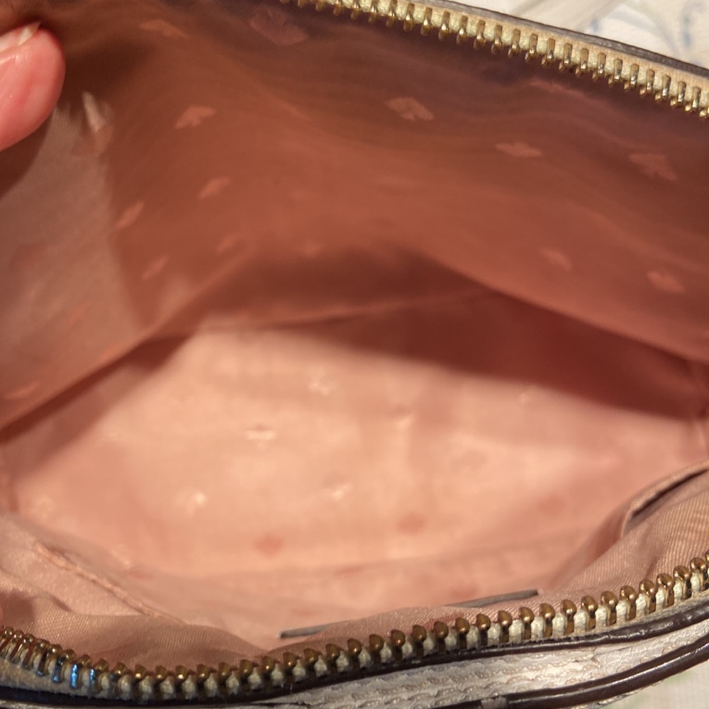 Kate Spade ~ Reiley White/Straw Dome Crossbody - Picture 5 of 10